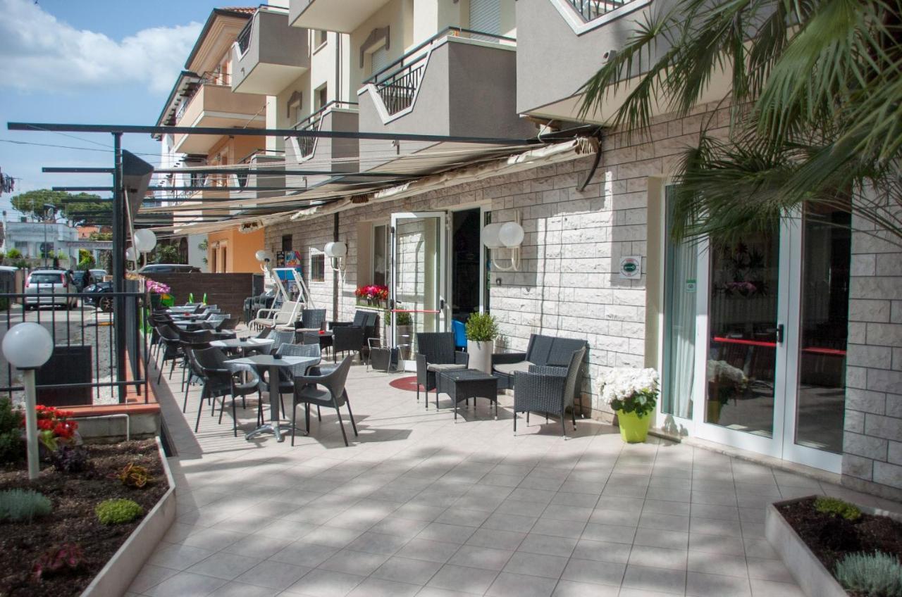 Albergo Villa Miraggio Rimini Exterior photo